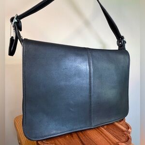 Vintage COACH Full Flap Large Black Messenger Brief Case.